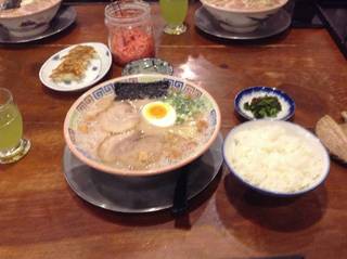 半ぎょうざ・漬け物・ごはんかおにぎり（１コ）・各ラーメン