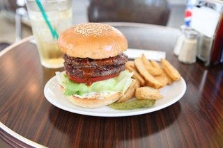 レッドチリバーガービーフパティトッピング