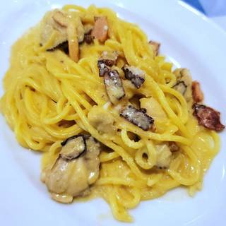 牡蠣とベーコンのカルボナーラ