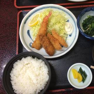 ミックスフライ定食