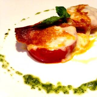 北海道カチョカヴァロとトマトのソテー　カプレーゼ仕立て