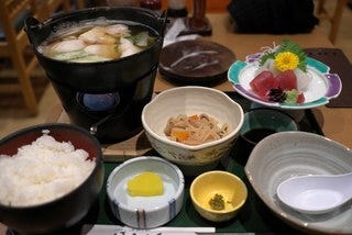 タラ鍋と刺身の定食