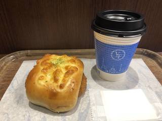 牛肉と北海道産じゃがいものコロッケパン