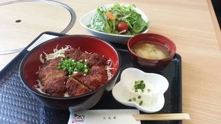 ソースヒレかつ丼