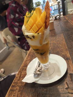 マンゴーパフェ