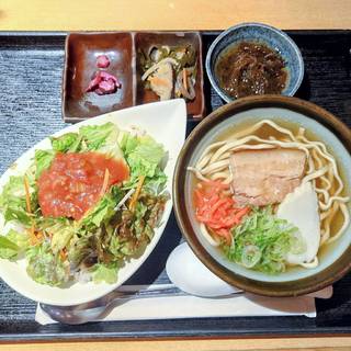 半沖縄そば＆半タコライス