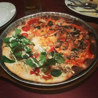 ローマ風薄焼きピッツァ