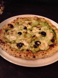 ピッツア（シーフードジェノベーゼ）