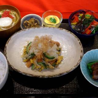 選べる沖縄そばとミニゴーヤチャンプル定食