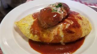 ハンバーグオムライス