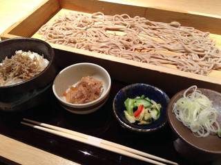 山形名物　板蕎麦と本日のお食事