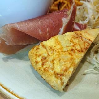 オムレツと生ハム