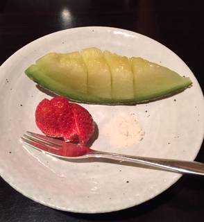 メロンとイチゴのデザート