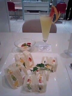 フルーツサンドウィッチ