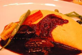 ビーフシチューオムライス