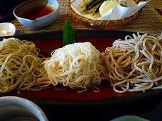 三色蕎麦