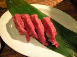 牛刺にぎり寿司