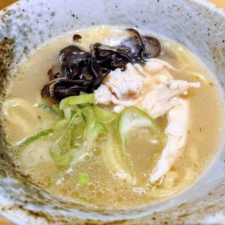 鶏パイタン麺　ハーフ