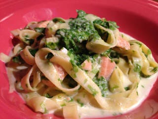 サーモンと岩海苔のクリーム生パスタ