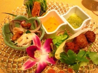 タイ風前菜の三種盛り合わせ