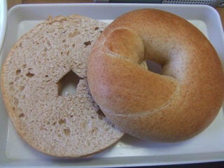 ホールウィートベーグル