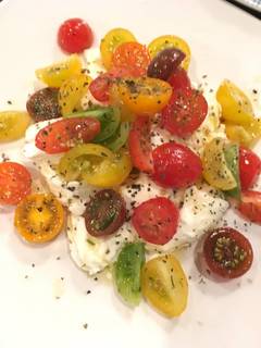 モッツァレラチーズとトマトのサラダ