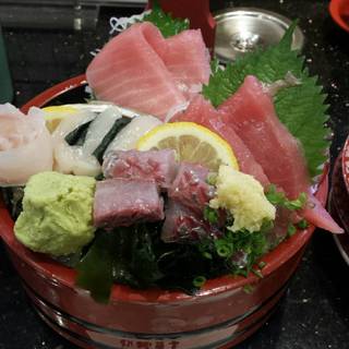 刺身盛り合わせ