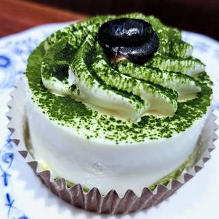 抹茶と練乳のムースケーキ