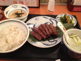 厚切白たん　たんとろセット