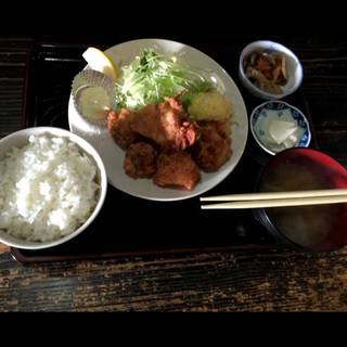 ランチ　　鶏の唐揚げ定食