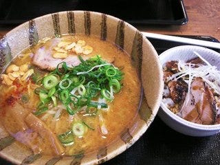 赤みそらーめん