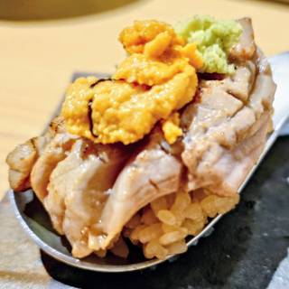 炙りトロの雲丹のせ