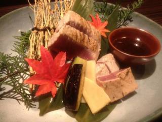 マグロのレアステーキ