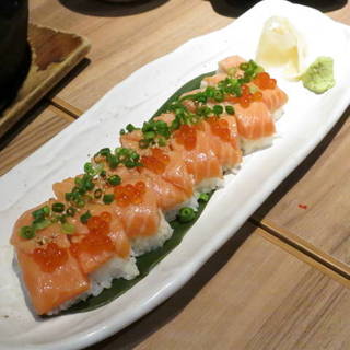 キングサーモン炙り箱寿司