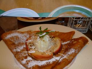 りんごのまるごとオーブン焼きクレープ