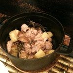 鶏とジャガイモのダッチオーブン焼
