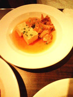 地鶏と国産豆腐の煮込み　柚子胡椒風味