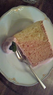 桜のシフォンケーキ