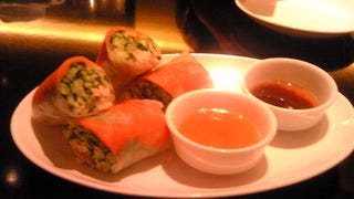 サーモンと野菜の生春巻き