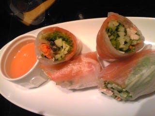 サーモンと野菜の生春巻き