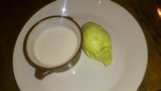 ココナッツブランマンジェとバジルパインのソルベ