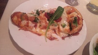 アボカドのナン・ピザ