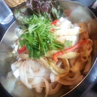 ひんやり茄子のマーラー刀削麺