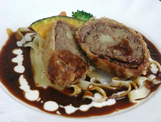 牛肉巻きコロッケのデミグラスソース