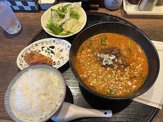 坦々麺定食
