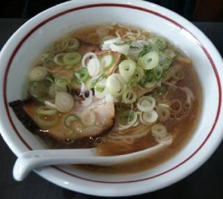 牛骨醤油ラーメン