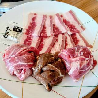 【100分】食べ放題のみ！『ラム3種ジンギスカン食べ放題』ラム肉を心ゆくまで！