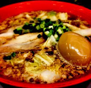 とろ～り半熟煮卵鶏醤ラーメン