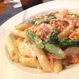 サーモンとアスパラのクリームペンネ