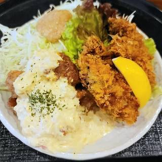 牡蠣フライ３個とチキン南蛮